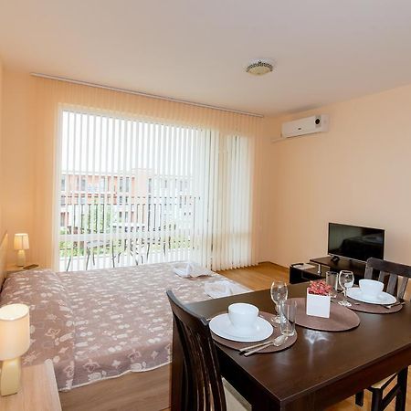 Oxygen Apartments Sveti Vlas Bagian luar foto