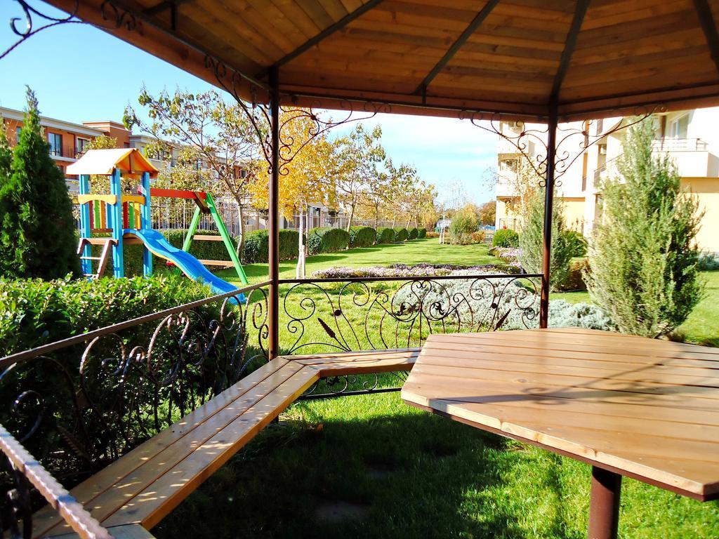 Oxygen Apartments Sveti Vlas Bagian luar foto