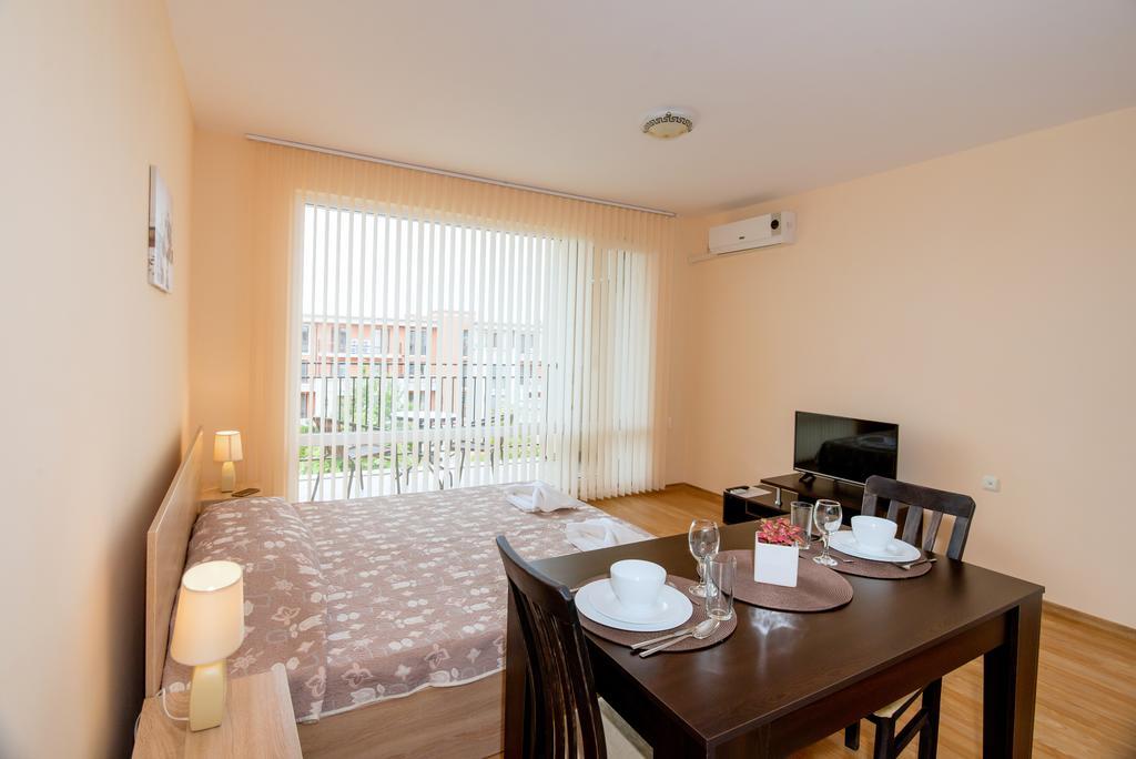 Oxygen Apartments Sveti Vlas Bagian luar foto