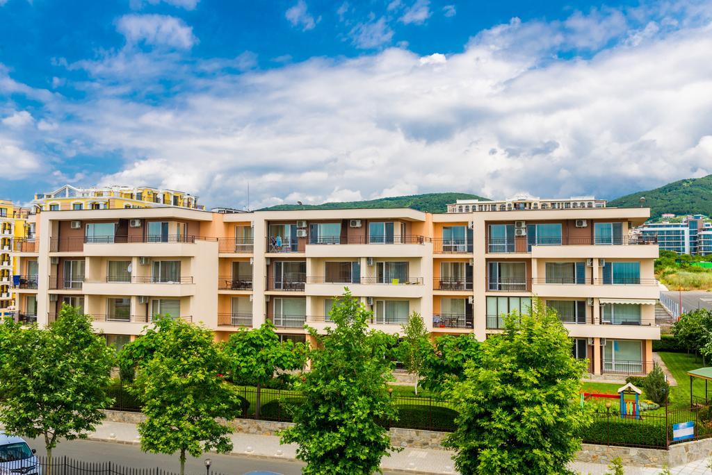 Oxygen Apartments Sveti Vlas Bagian luar foto
