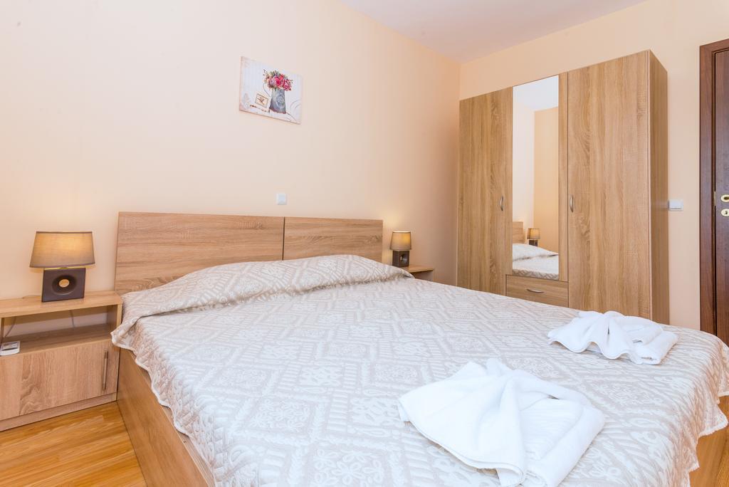 Oxygen Apartments Sveti Vlas Bagian luar foto