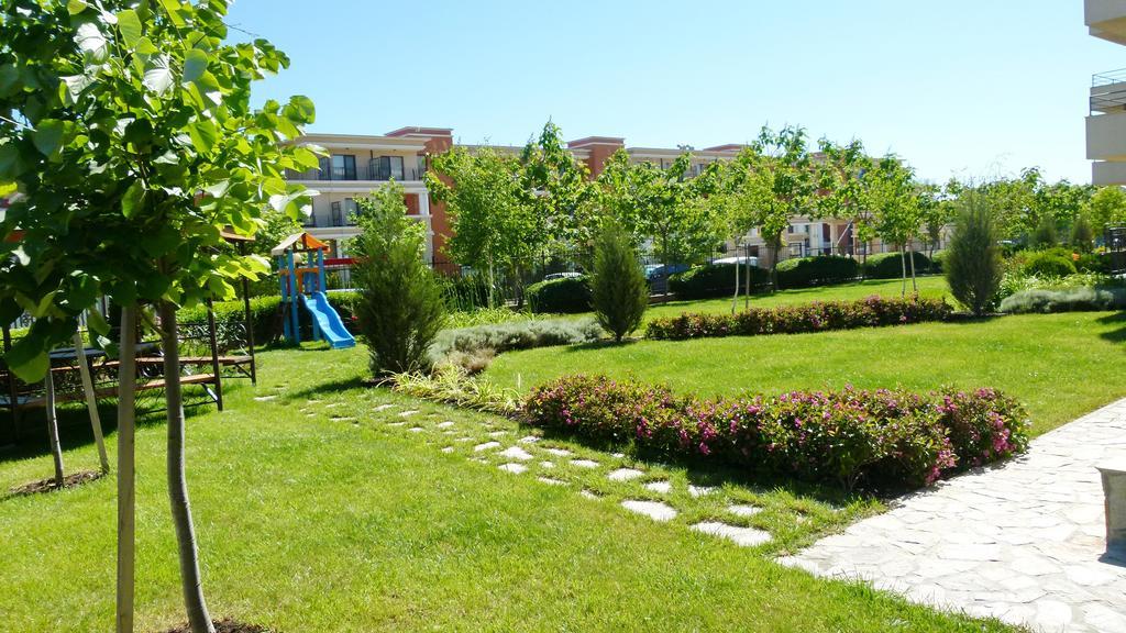 Oxygen Apartments Sveti Vlas Bagian luar foto