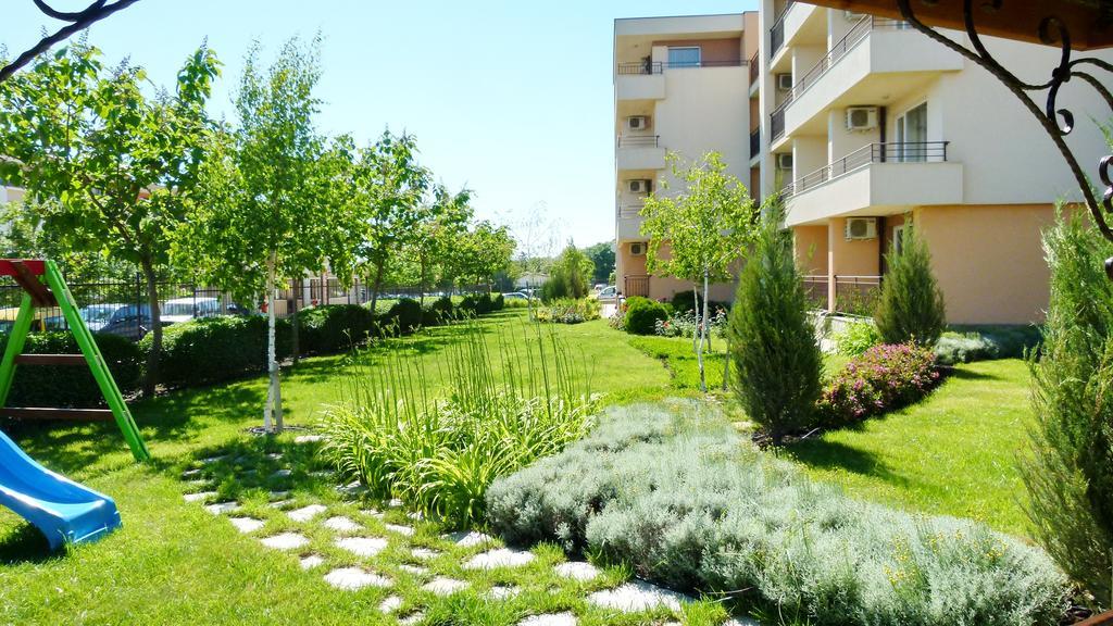 Oxygen Apartments Sveti Vlas Bagian luar foto